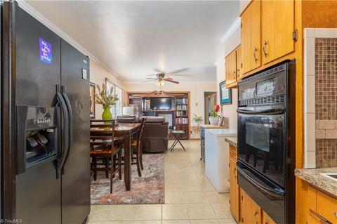 1504 Chatham Dr, High Point, NC 27265 photo 12