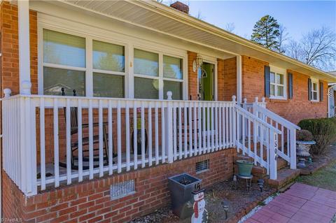 1504 Chatham Dr, High Point, NC 27265 photo 4