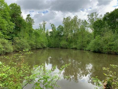 699 Joyce Cir, High Point, NC 27265 photo 11