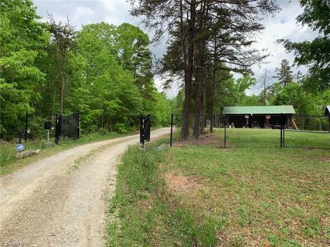 699 Joyce Cir, High Point, NC 27265 photo 12