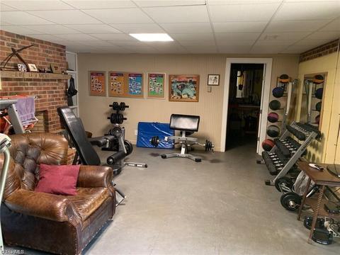 699 Joyce Cir, High Point, NC 27265 photo 3