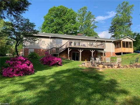 699 Joyce Cir, High Point, NC 27265 photo 9