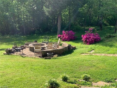 699 Joyce Cir, High Point, NC 27265 photo 10