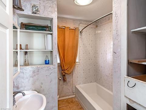 625 Paramount St, High Point, NC 27260 photo 8