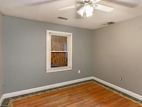 625 Paramount St, High Point, NC 27260 photo 7