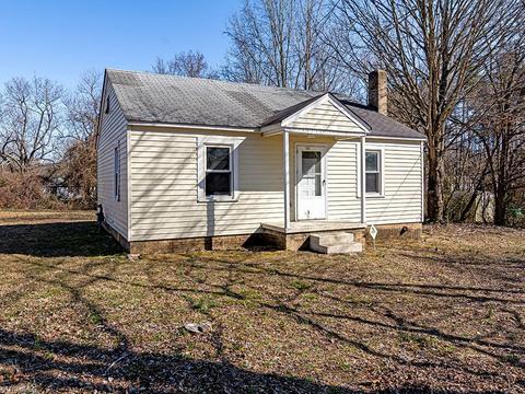 625 Paramount St, High Point, NC 27260 photo 2