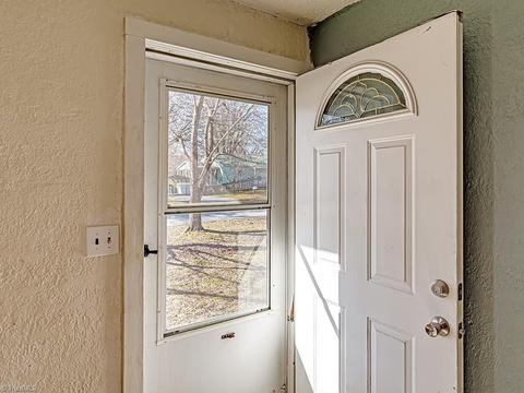 625 Paramount St, High Point, NC 27260 photo 3