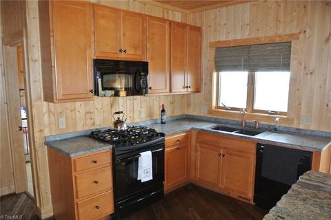 4661 Staghorn Rd, Purlear, NC 28665 photo 14