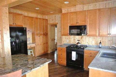 4661 Staghorn Rd, Purlear, NC 28665 photo 13