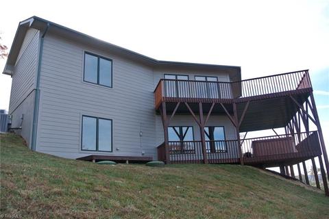 4661 Staghorn Rd, Purlear, NC 28665 photo 6