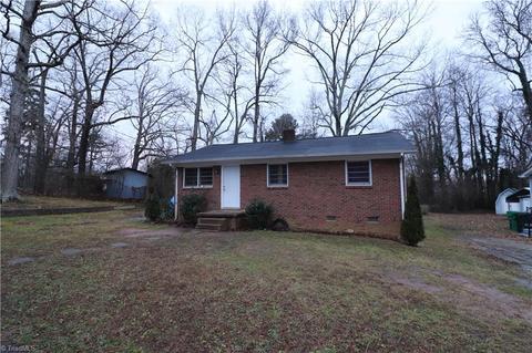 304 Beach St, High Point, NC 27260 photo 3
