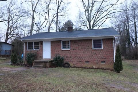 304 Beach St, High Point, NC 27260 photo 2