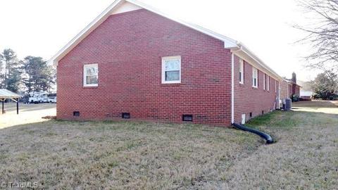 159 Vance St, Dobson, NC 27017 photo 22