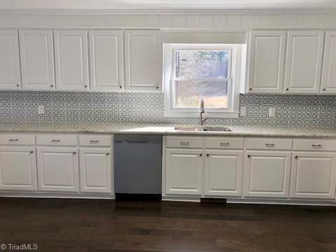 159 Vance St, Dobson, NC 27017 photo 3