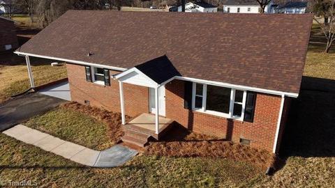 159 Vance St, Dobson, NC 27017 photo 17