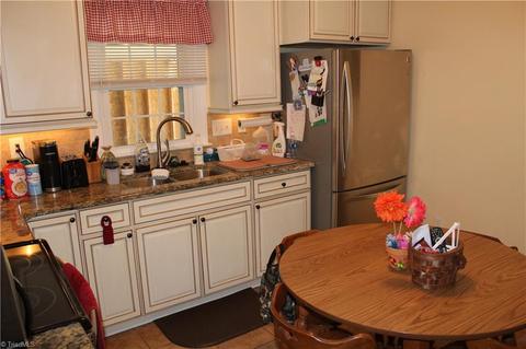 110 Sunset Dr, Randleman, NC 27317 photo 4