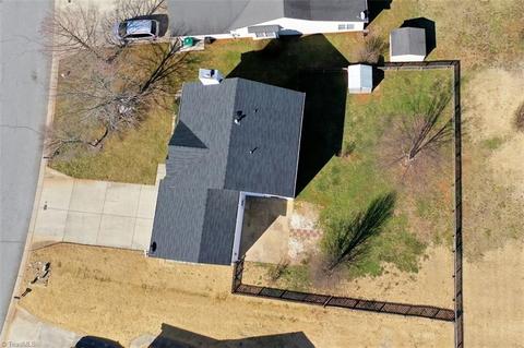 3585 Bent Trace Dr, High Point, NC 27265 photo 12