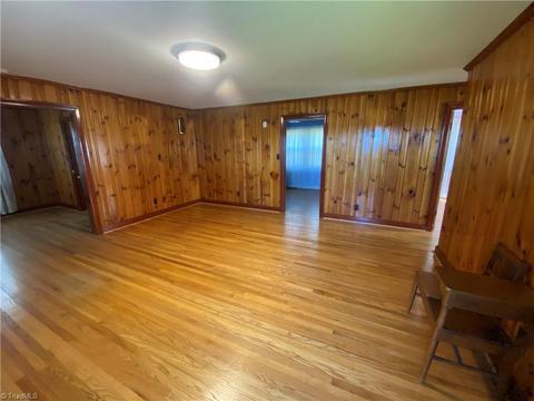 724 W Willis Ave, High Point, NC 27260 photo 2