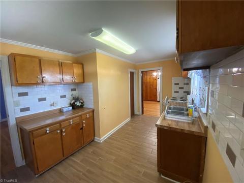 724 W Willis Ave, High Point, NC 27260 photo 6