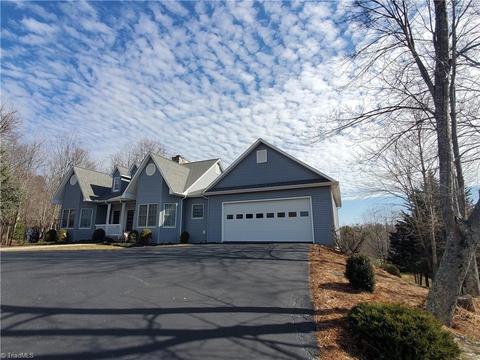 299 Fairview Dr, Traphill, NC 28685 photo 3