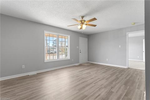 721 Paramount St, High Point, NC 27260 photo 8