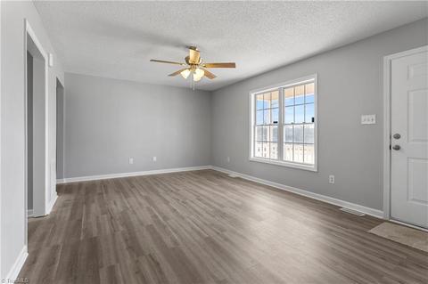 721 Paramount St, High Point, NC 27260 photo 6