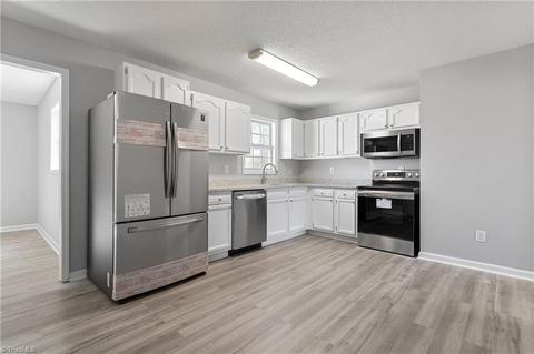 721 Paramount St, High Point, NC 27260 photo 9