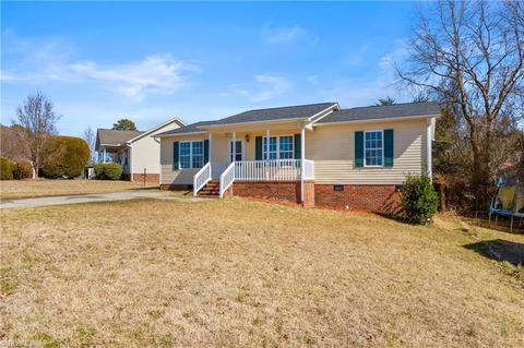 721 Paramount St, High Point, NC 27260 photo 2