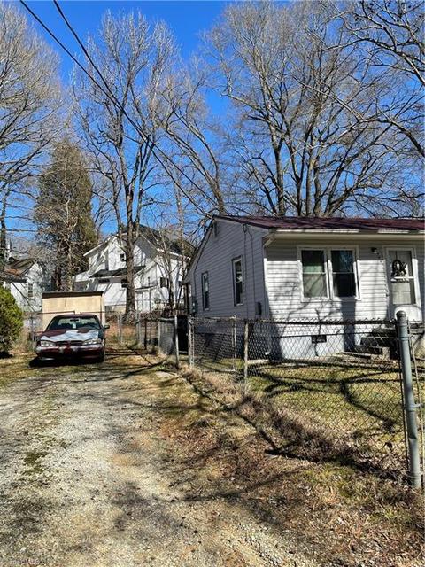 908 Grant St, High Point, NC 27262 photo 3