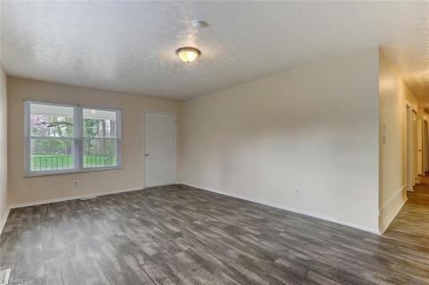 199 E Aiken Rd, Eden, NC 27288 photo 8