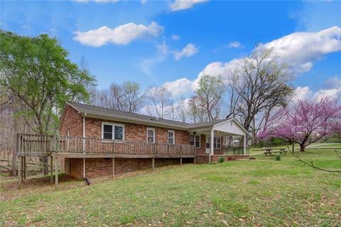 199 E Aiken Rd, Eden, NC 27288 photo 4