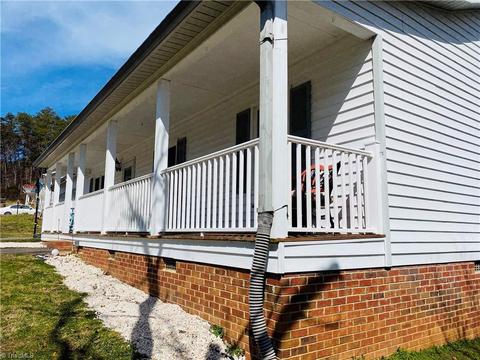 157 Pine Ridge Trl, Pinnacle, NC 27043 photo 3