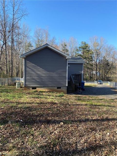 339 E Ridge St, Ramseur, NC 27316 photo 3