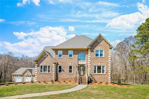 172 Springfield Dr, Advance, NC 27006 photo 2