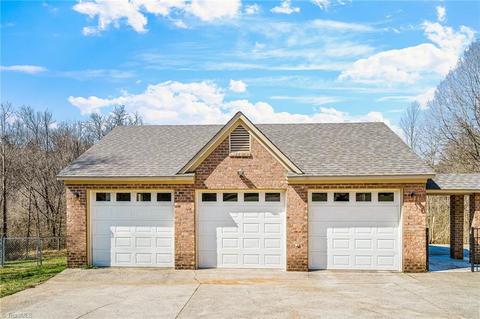172 Springfield Dr, Advance, NC 27006 photo 3