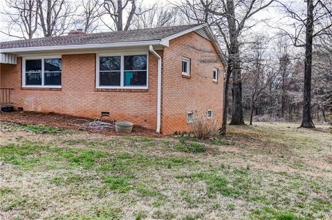5771 Oak Knoll Dr, Trinity, NC 27370 photo 4