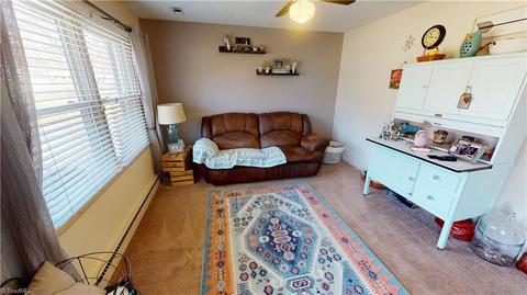 111 Pine St, King, NC 27021 photo 2