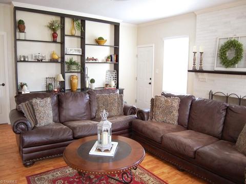 2502 Guyer St, High Point, NC 27265 photo 4