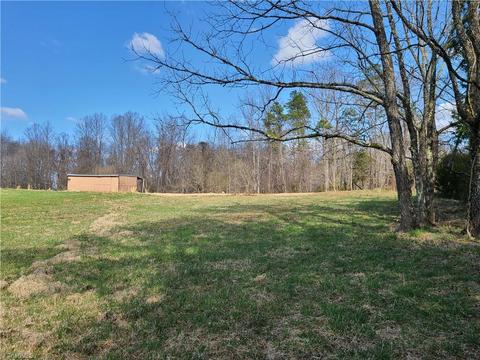 1210 White Rock Rd, Pinnacle, NC 27043 photo 1