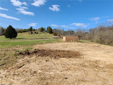 1210 White Rock Rd, Pinnacle, NC 27043 photo 2