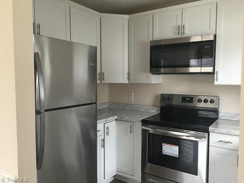3231 N Centennial St, High Point, NC 27265 photo 3