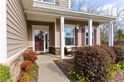 2429 Bearded Iris Ln, High Point, NC 27265 photo 4