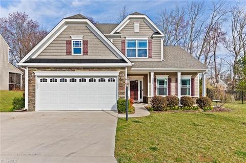 2429 Bearded Iris Ln, High Point, NC 27265 photo 2