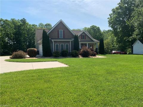 372 Mountain View Rd, King, NC 27021 photo 3