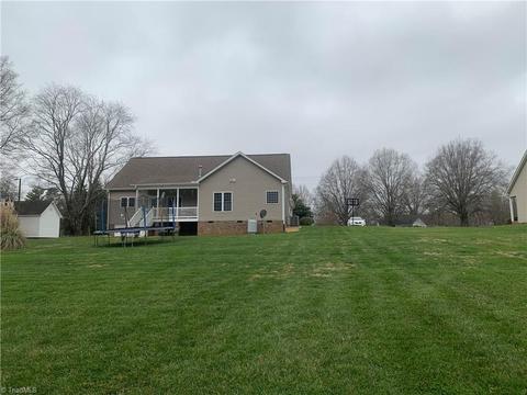 372 Mountain View Rd, King, NC 27021 photo 12