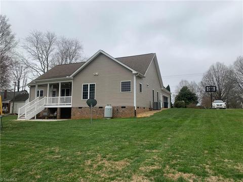 372 Mountain View Rd, King, NC 27021 photo 9