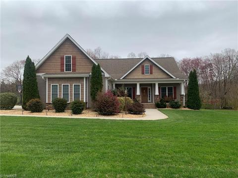 372 Mountain View Rd, King, NC 27021 photo 4
