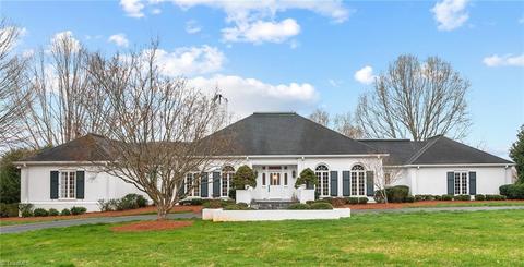 500 Burning Tree Cir, High Point, NC 27265 photo 4