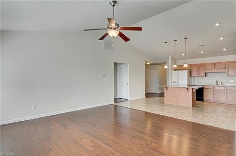 655 Chas Ct, High Point, NC 27265 photo 8