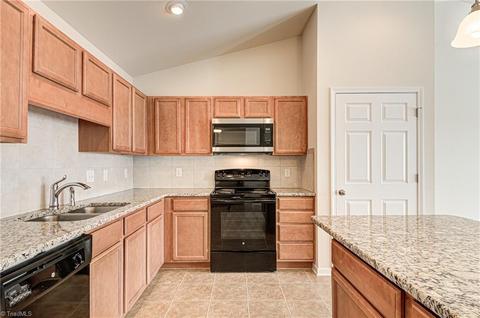 655 Chas Ct, High Point, NC 27265 photo 12